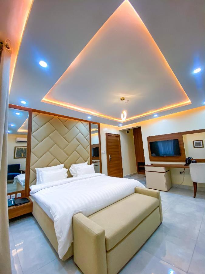 Plush Hotel,Abuja Eksteriør billede