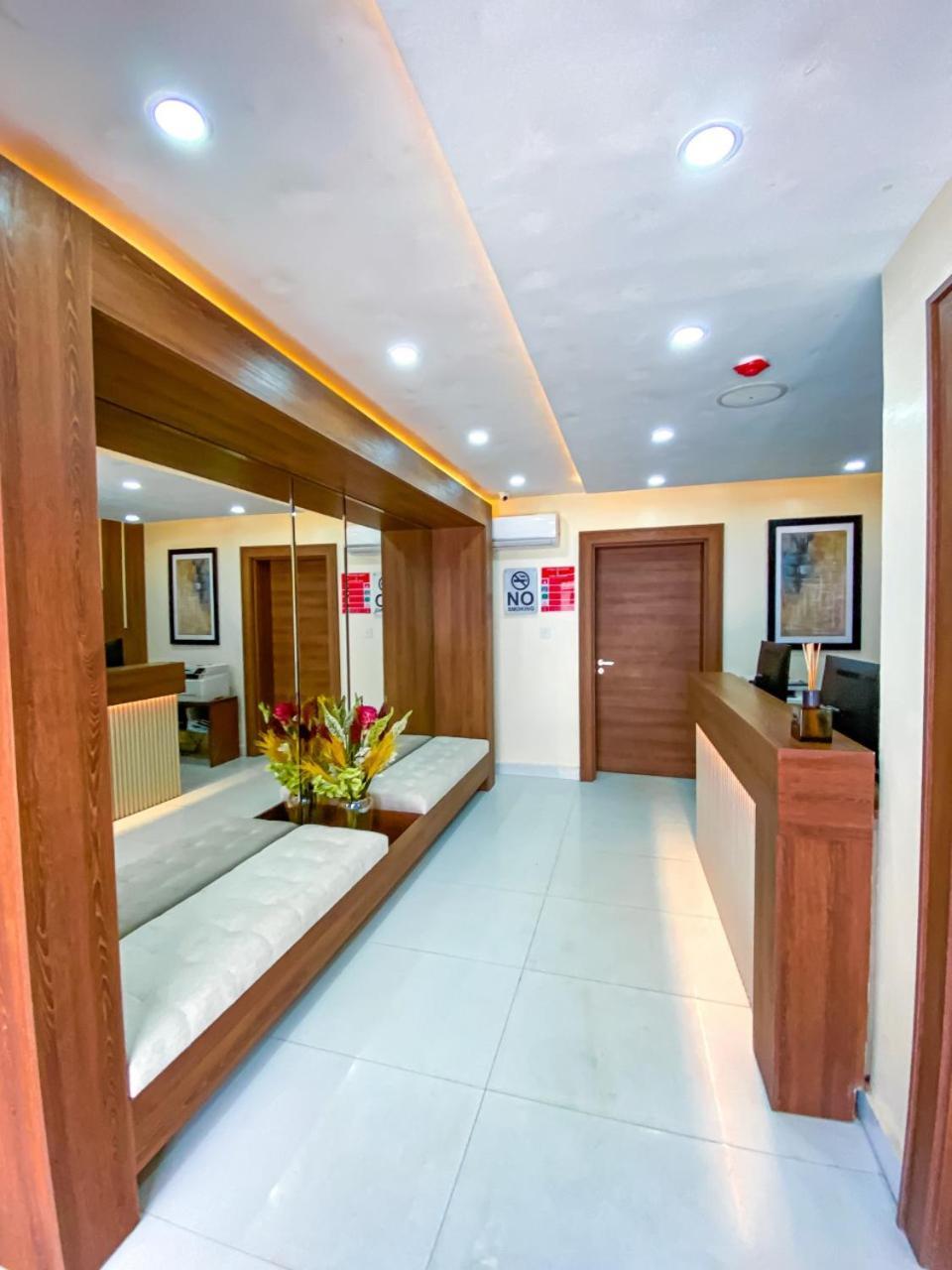 Plush Hotel,Abuja Eksteriør billede